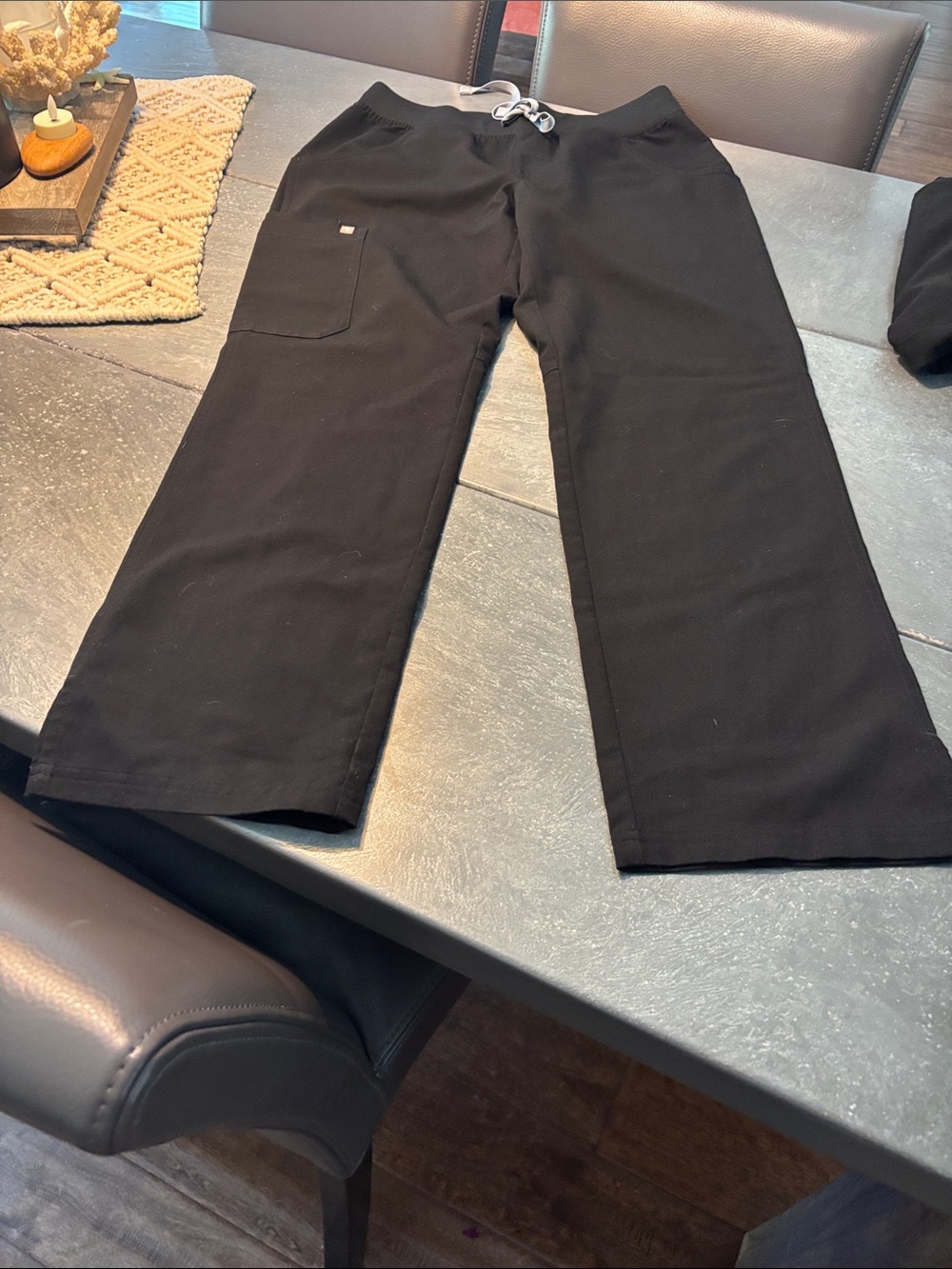 Figs Men's Black Drawstring Scrub Joggers
